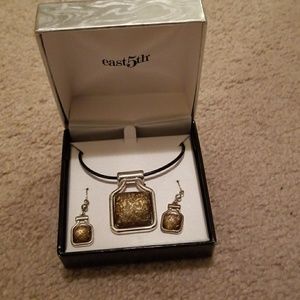 Necklace and earrings set